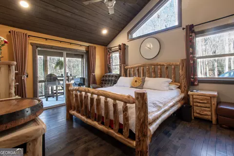 Bedroom - 1220 Burger Rd, Murphy, NC 28906 photo 2 of 10