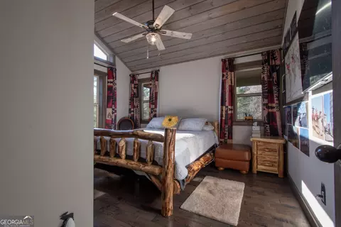 Bedroom - 1220 Burger Rd, Murphy, NC 28906 photo 4 of 10