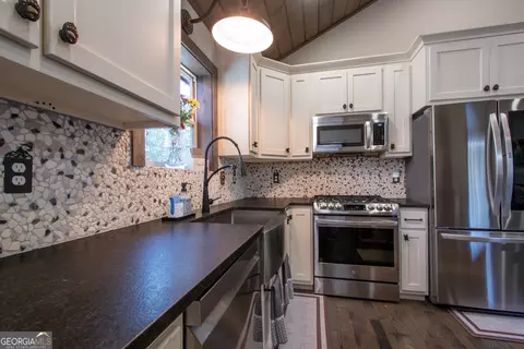 Kitchen - 1220 Burger Rd, Murphy, NC 28906 photo 1 of 6