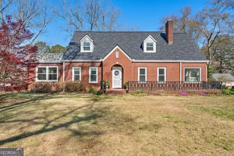 407 E College St, Bowdon, GA 30108