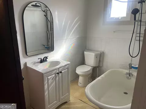 Bath - 20 Ivy St, Porterdale, GA 30014 photo 2 of 2
