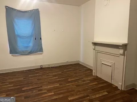 Living - 20 Ivy St, Porterdale, GA 30014 photo 2 of 2