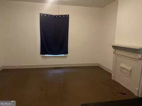 Living - 20 Ivy St, Porterdale, GA 30014 photo 1 of 2