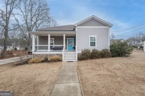 27 E Hill St, Newnan, GA 30263