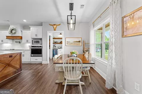 Dining - 302 Willowood Rd, Lagrange, GA 30241 photo 2 of 2