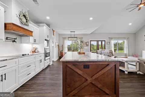 Kitchen - 302 Willowood Rd, Lagrange, GA 30241 photo 1 of 4