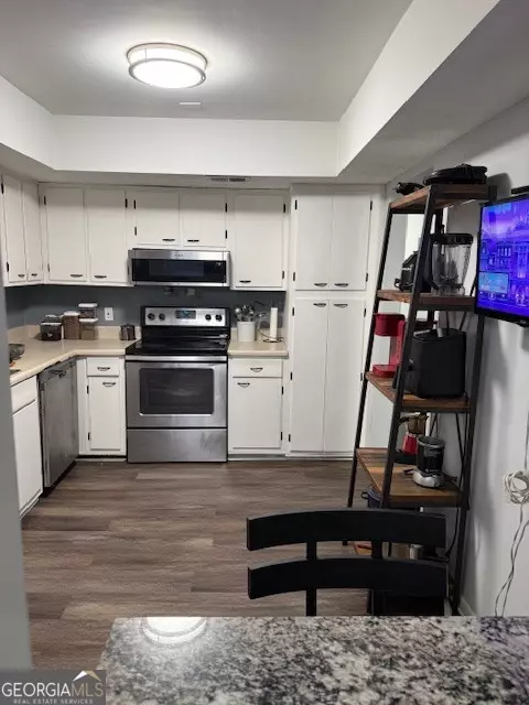 Kitchen - 3208 Henderson Mill Rd #6, Chamblee, GA 30341 photo 1 of 2
