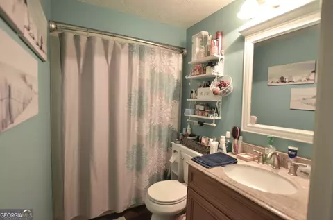 Bath - 172 Merrybrook Dr, Lagrange, GA 30241 photo 1 of 1