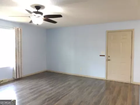 Living - 185 Stancil Dr, Toccoa, GA 30577 photo 2 of 4