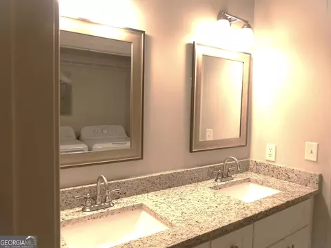 Bath - 185 Stancil Dr, Toccoa, GA 30577 photo 2 of 6
