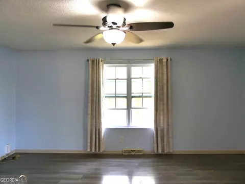 Living - 185 Stancil Dr, Toccoa, GA 30577 photo 1 of 4