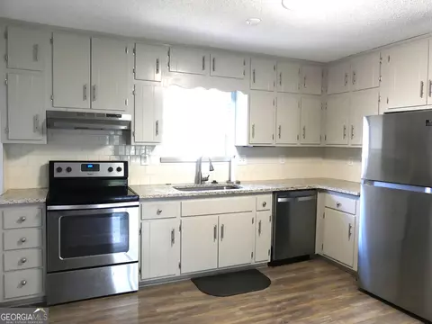 Kitchen - 185 Stancil Dr, Toccoa, GA 30577 photo 2 of 4