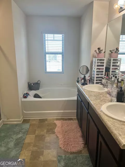 Bath - 40 Abbey Ct, Covington, GA 30016 photo 1 of 2