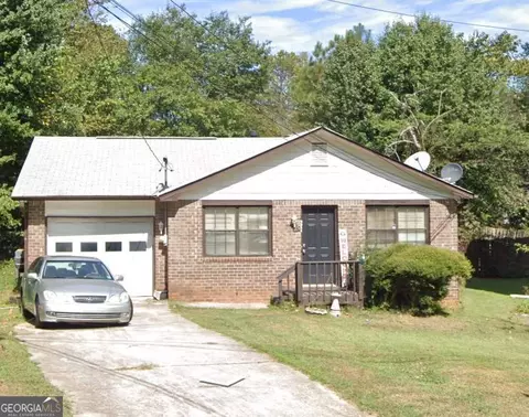 2051 Kimber Trl, Stone Mountain, GA 30088