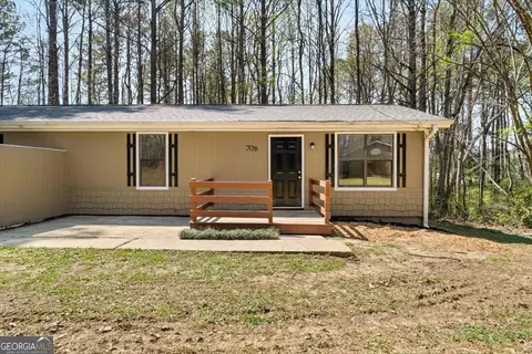 70 Lindsey Lake Dr, Dallas, GA 30157