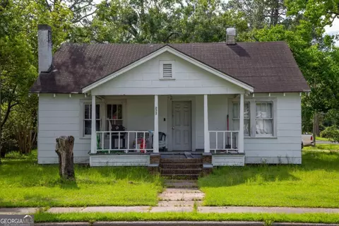 207 Thomas Sreet, Baxley, GA 31513