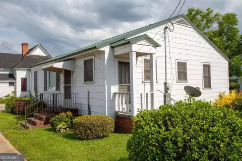 303 W Parker St, Baxley, GA 31513