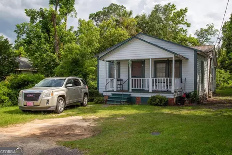 102 Crosby St, Baxley, GA 31513
