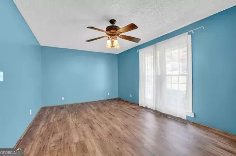 Living - 3285 Howell Cir, Duluth, GA 30096 photo 3 of 3