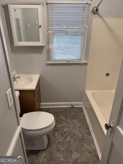 Bath - 5896 Colbert Danielson Rd, Colbert, GA 30628 photo 1 of 1