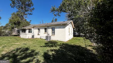 406 Hickory St, Douglas, GA 31533