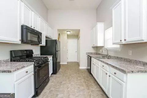 Entry Way - 375 Stone Ridge Way, Covington, GA 30016 photo 2 of 5