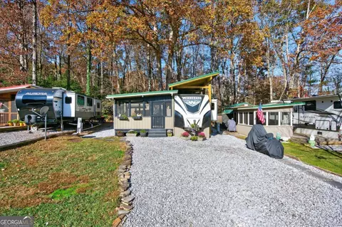 324 Leisure Acres Dr, Cleveland, GA 30528