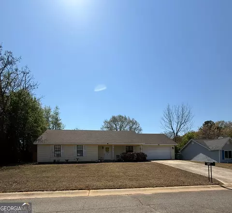 214 Eric Dr, Bonaire, GA 31005