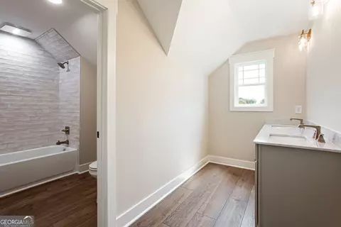 Bath - 2044 Bennett Rd, Grayson, GA 30017 photo 5 of 7