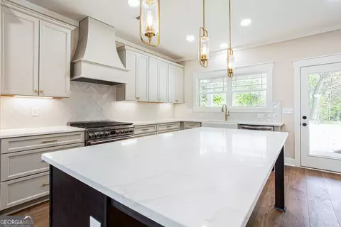 Kitchen - 2044 Bennett Rd, Grayson, GA 30017 photo 3 of 5