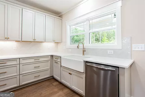 Kitchen - 2044 Bennett Rd, Grayson, GA 30017 photo 5 of 5