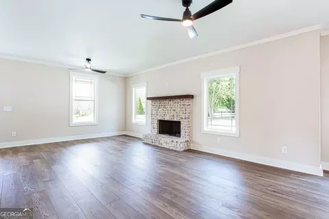 Living - 2044 Bennett Rd, Grayson, GA 30017 photo 2 of 4