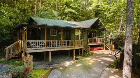 1180 Ruby Lake Dr, Hiawassee, GA 30546