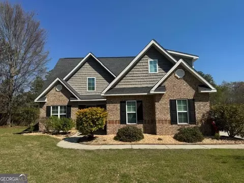 134 Delenn Dr, Lizella, GA 31052