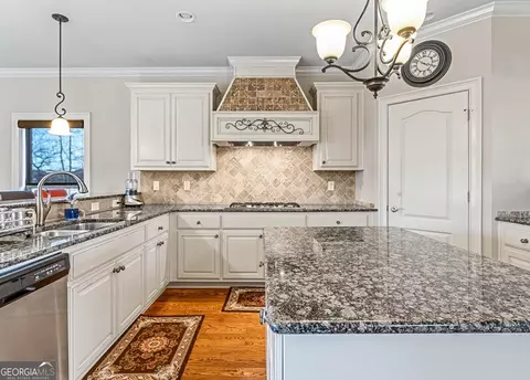 Kitchen - 376 Masters Club Blvd, Hampton, GA 30228 photo 3 of 5