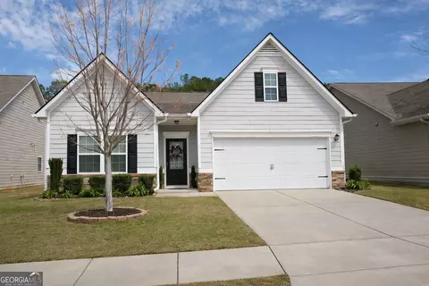 104 Thomaston St, Newnan, GA 30263