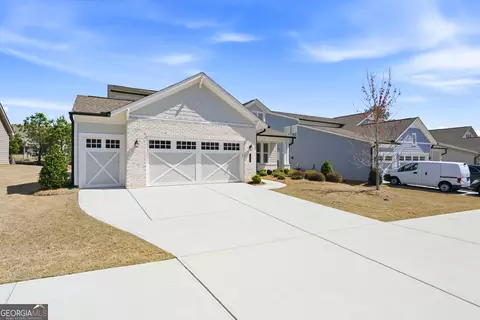 253 Chatuge Dr, Hoschton, GA 30548