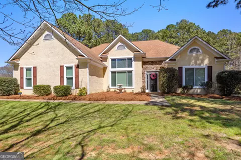 299 Woodlake Dr, Newnan, GA 30265