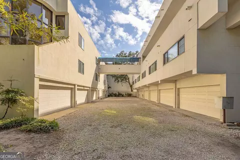 Exterior - 548 Oglethorpe Ave #11, St. Simons, GA 31522 photo 7 of 8