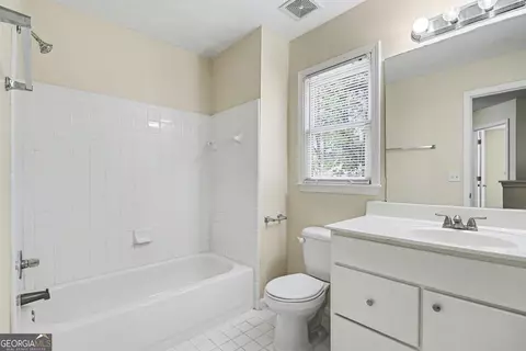 Bath - 7170 Threadstone Overlook, Duluth, GA 30097 photo 1 of 2