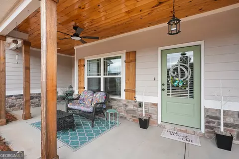 Exterior - 933 Ashley Glen Dr, Williamson, GA 30292 photo 7 of 11