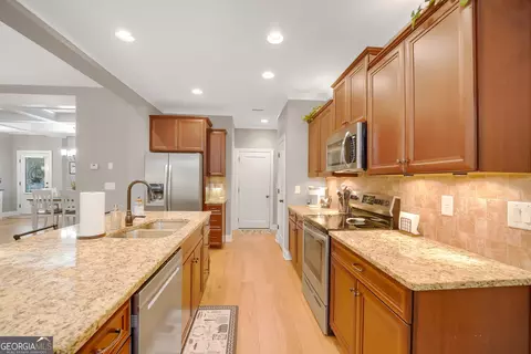 Kitchen - 933 Ashley Glen Dr, Williamson, GA 30292 photo 2 of 2