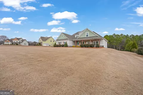 Exterior - 933 Ashley Glen Dr, Williamson, GA 30292 photo 2 of 11