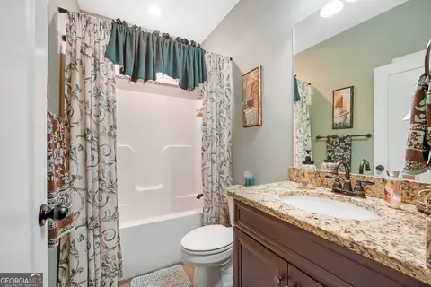 Bath - 933 Ashley Glen Dr, Williamson, GA 30292 photo 3 of 3