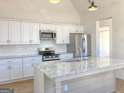 Kitchen - 330 Firetower Rd, Thomaston, GA 30286 photo 1 of 3