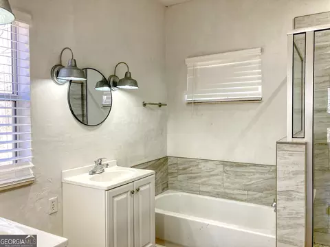 Bath - 330 Firetower Rd, Thomaston, GA 30286 photo 1 of 3