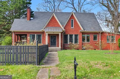 33 Maple St, Clayton, GA 30525