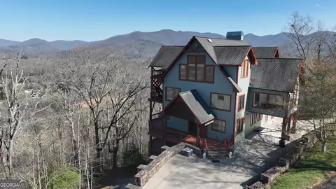 1613 Clark Dr, Hiawassee, GA 30546