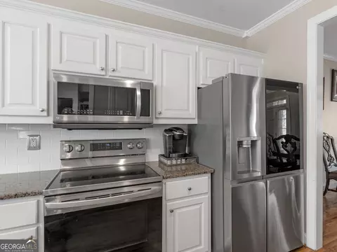 Kitchen - 355 Parker Rd, Covington, GA 30014 photo 4 of 6