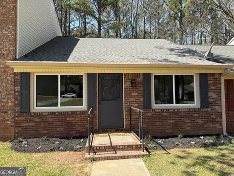 7167 Williamsburg Dr, Riverdale, GA 30274